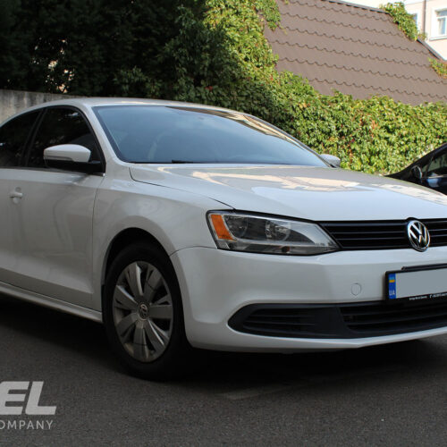 VWJ etta Pirel Car rental Ukraine