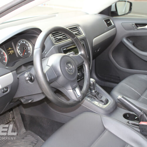 VWJ etta Pirel Car rental Ukraine